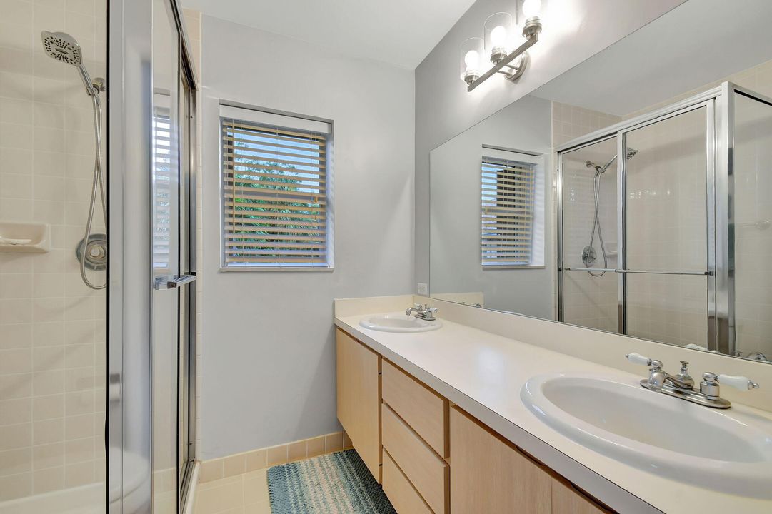 For Sale: $403,000 (2 beds, 2 baths, 1374 Square Feet)