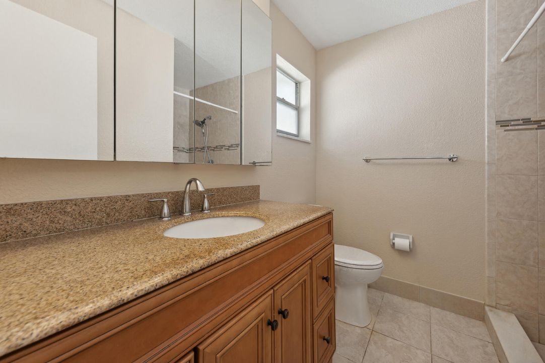 For Sale: $342,900 (2 beds, 2 baths, 1428 Square Feet)