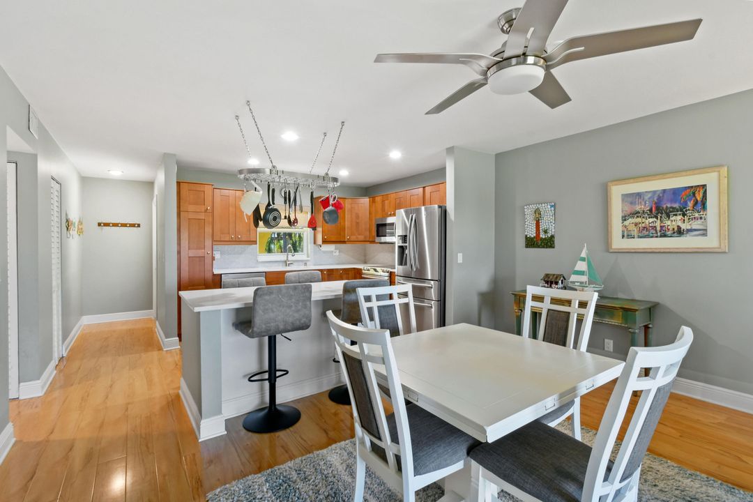 For Sale: $439,000 (2 beds, 2 baths, 1000 Square Feet)