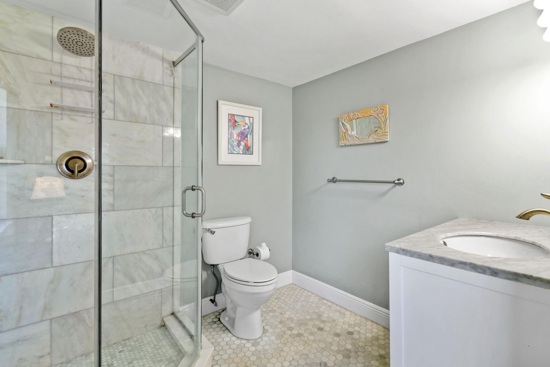 For Sale: $439,000 (2 beds, 2 baths, 1000 Square Feet)