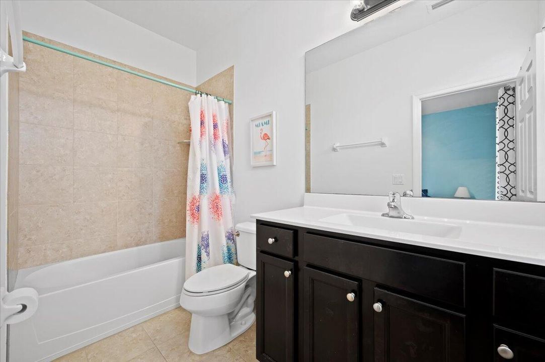 For Sale: $349,900 (2 beds, 2 baths, 1422 Square Feet)