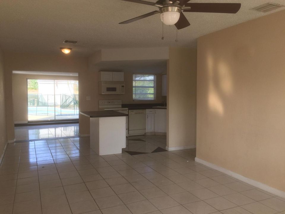 For Sale: $450,000 (3 beds, 1 baths, 1183 Square Feet)