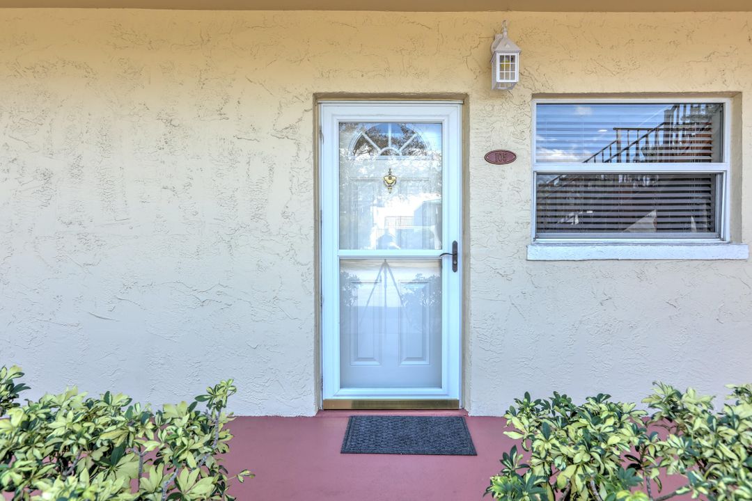 For Sale: $229,000 (2 beds, 2 baths, 1092 Square Feet)