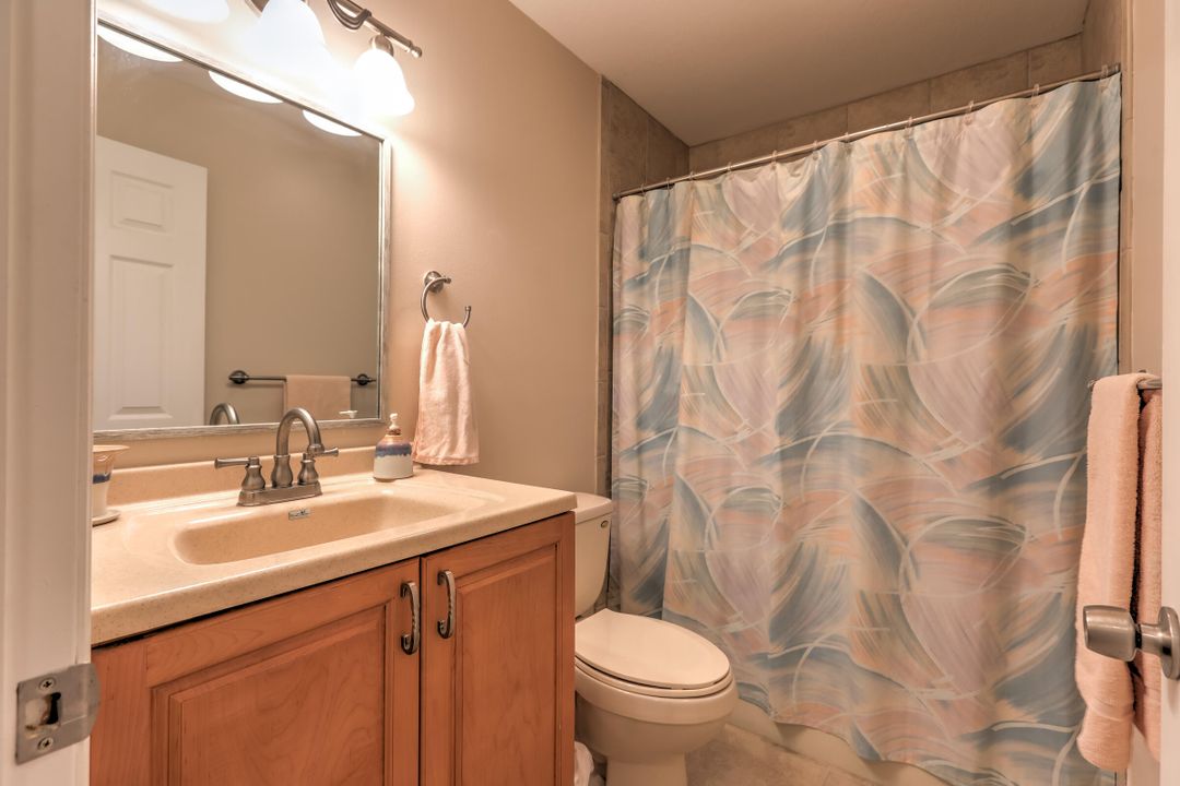 For Sale: $229,000 (2 beds, 2 baths, 1092 Square Feet)