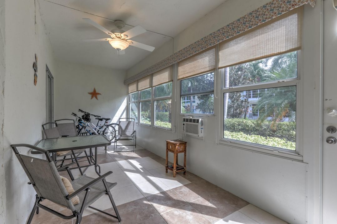 For Sale: $229,000 (2 beds, 2 baths, 1092 Square Feet)