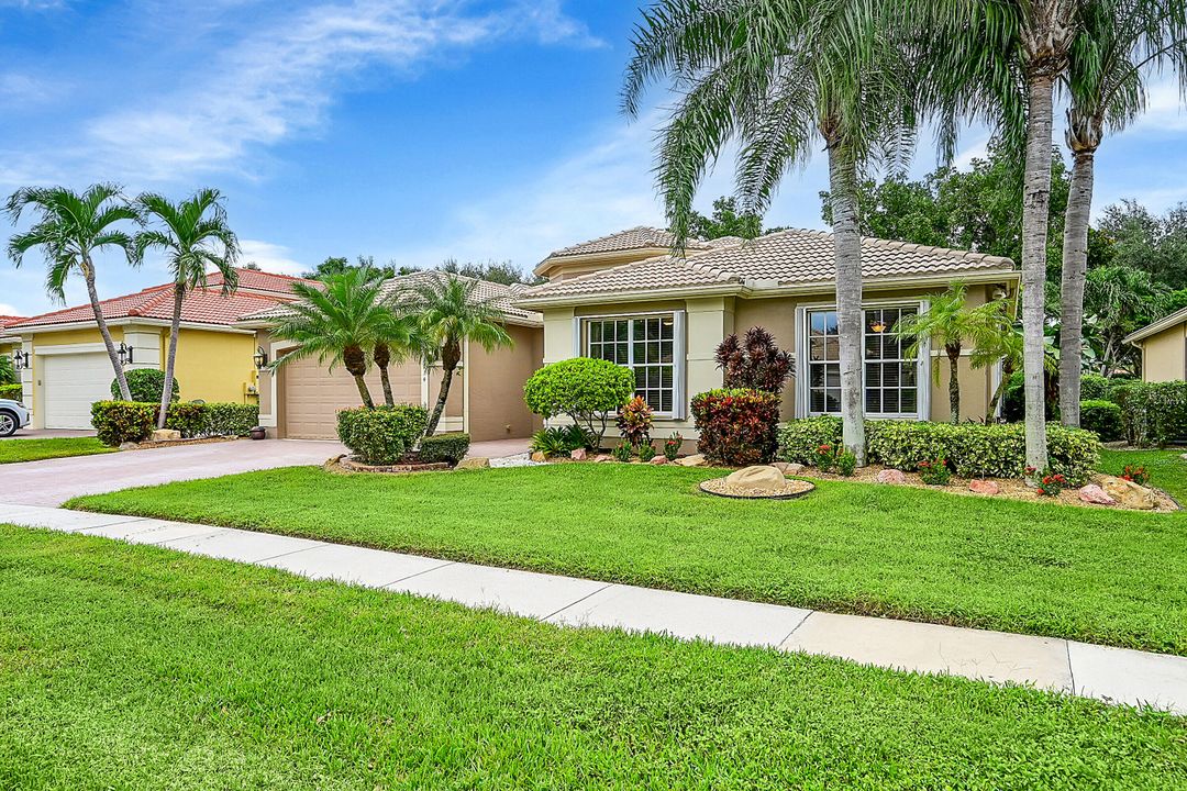 For Sale: $898,000 (4 beds, 2 baths, 2776 Square Feet)