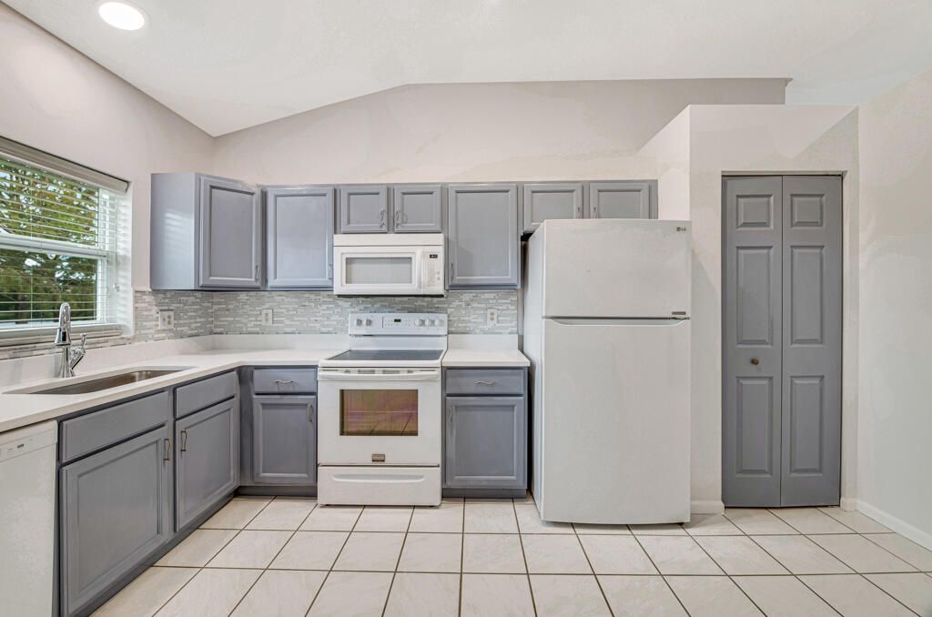 For Sale: $479,900 (3 beds, 2 baths, 1635 Square Feet)