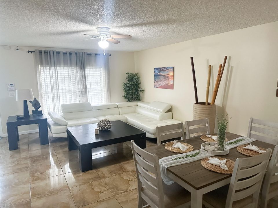 En Venta: $423,900 (4 camas, 2 baños, 1418 Pies cuadrados)