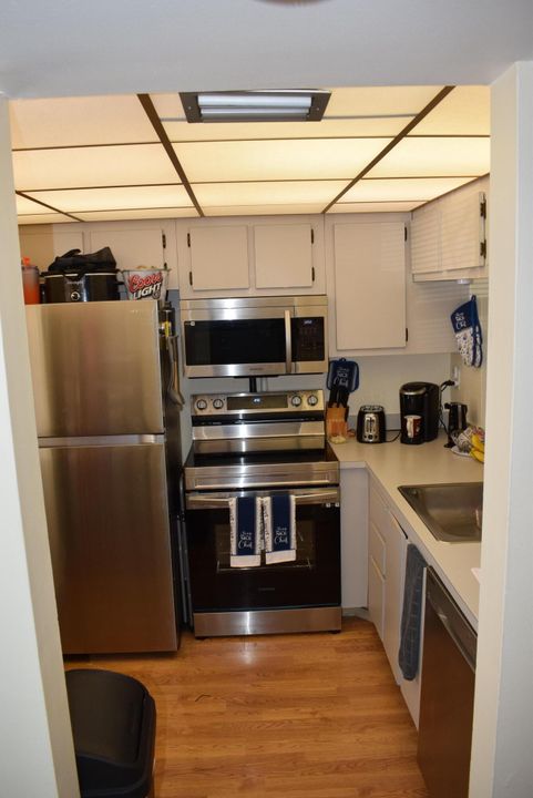 For Sale: $115,000 (1 beds, 1 baths, 570 Square Feet)