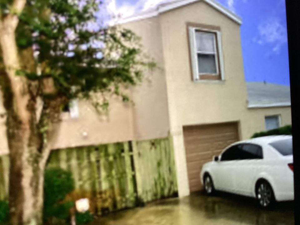 For Sale: $370,000 (3 beds, 2 baths, 1777 Square Feet)