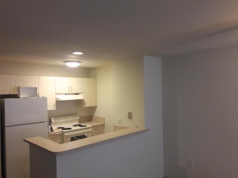 Active With Contract: $1,400 (1 beds, 1 baths, 533 Square Feet)