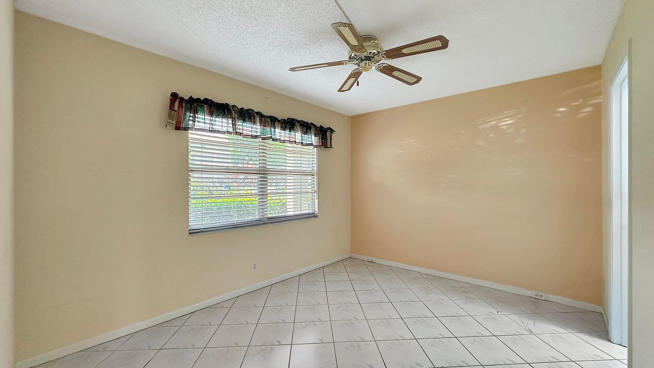 For Sale: $274,900 (2 beds, 2 baths, 1351 Square Feet)