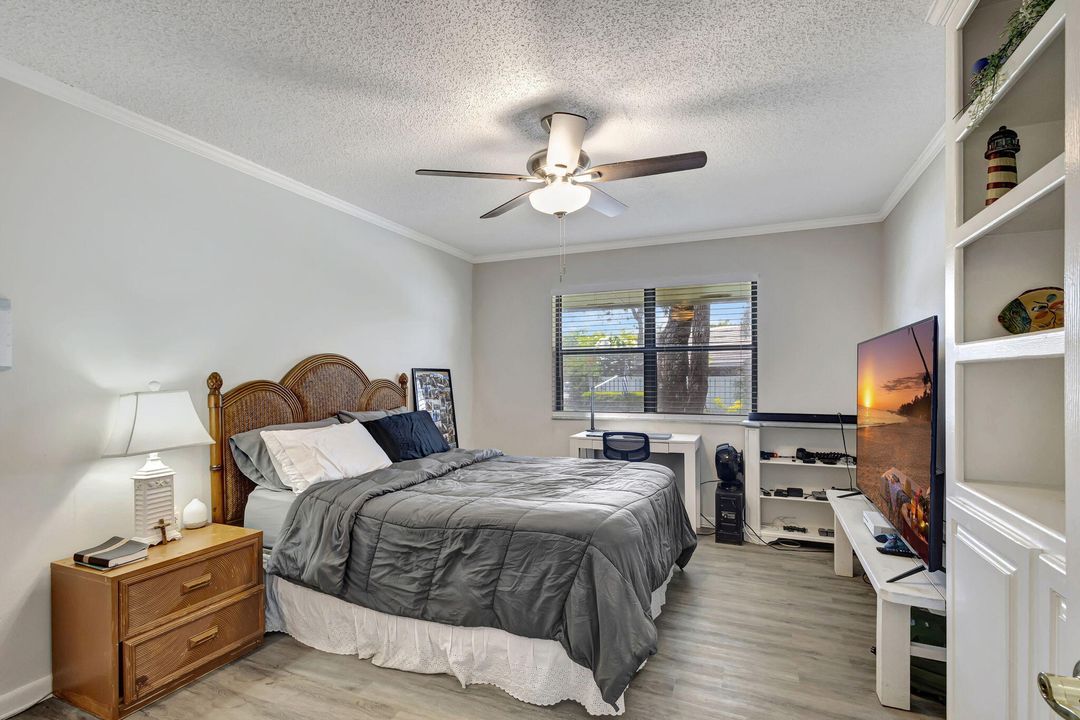 For Sale: $599,462 (2 beds, 2 baths, 1324 Square Feet)