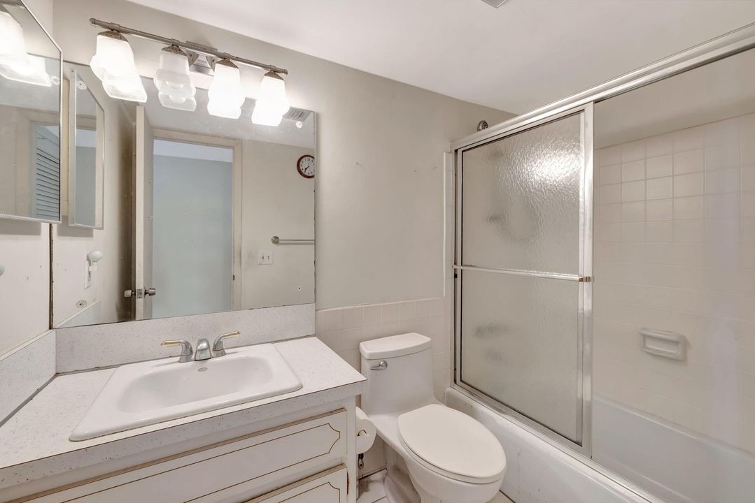 For Sale: $450,000 (2 beds, 2 baths, 1200 Square Feet)