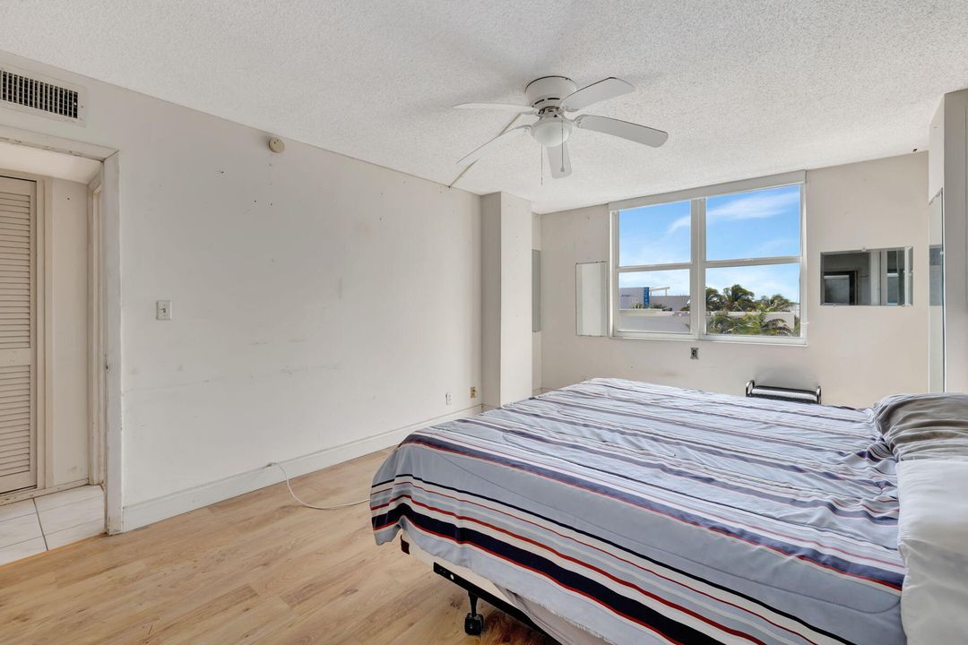 For Sale: $450,000 (2 beds, 2 baths, 1200 Square Feet)