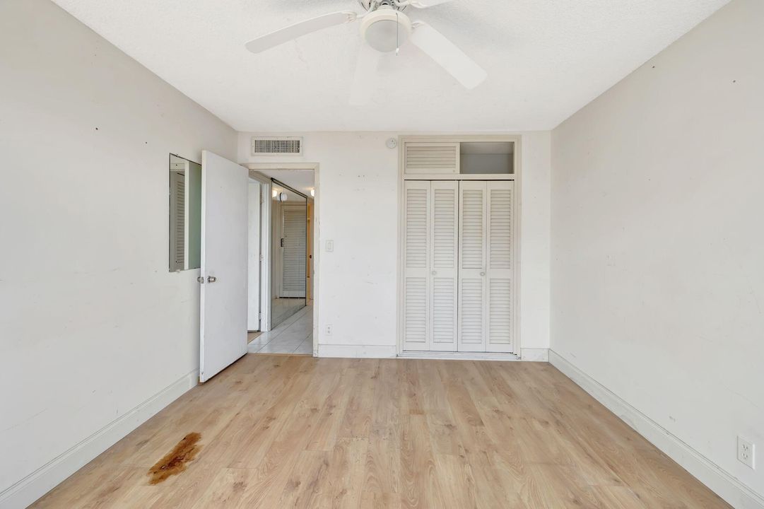 For Sale: $450,000 (2 beds, 2 baths, 1200 Square Feet)