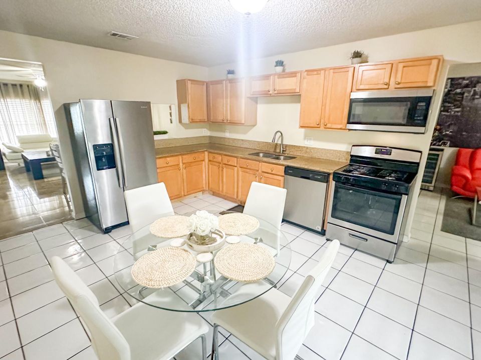 For Sale: $423,900 (4 beds, 2 baths, 1418 Square Feet)