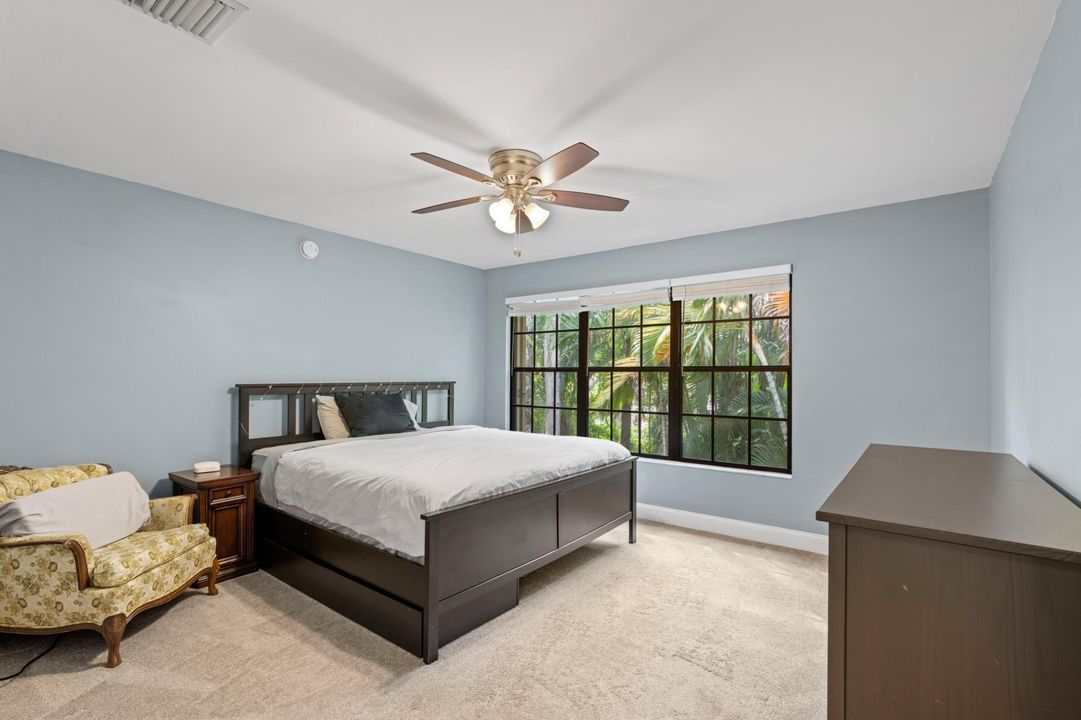 For Sale: $365,000 (2 beds, 2 baths, 1470 Square Feet)