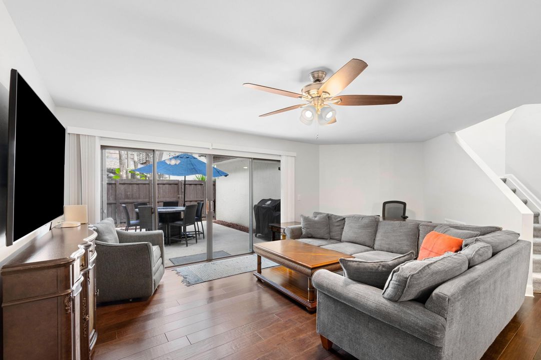 For Sale: $365,000 (2 beds, 2 baths, 1470 Square Feet)