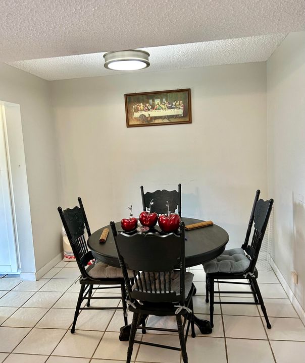 For Sale: $179,900 (2 beds, 2 baths, 1130 Square Feet)