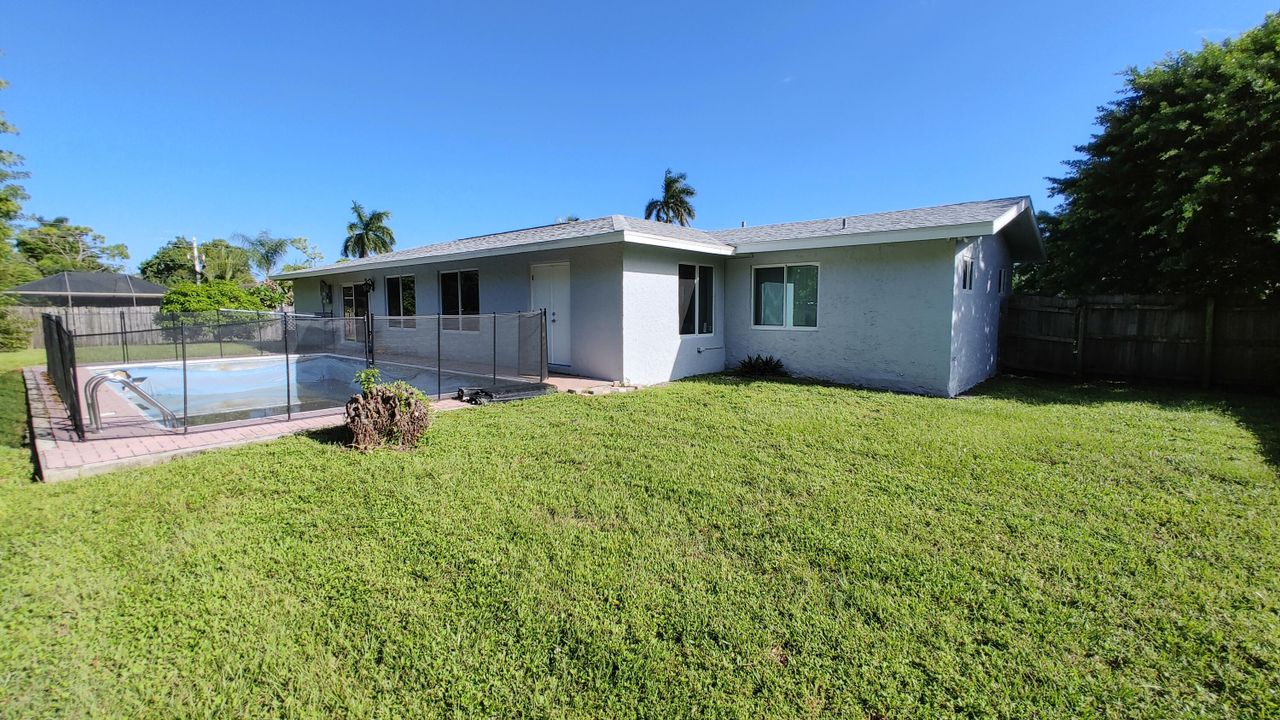 For Sale: $699,000 (3 beds, 2 baths, 1814 Square Feet)