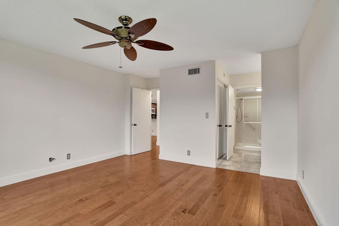 For Sale: $299,500 (2 beds, 2 baths, 1300 Square Feet)