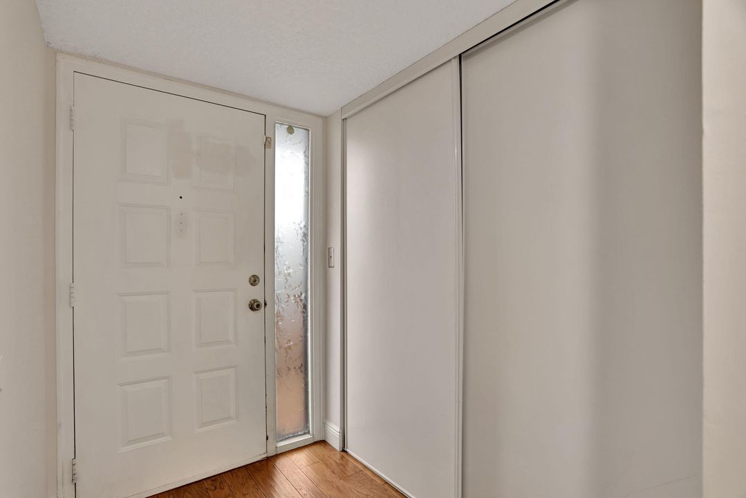 For Sale: $299,500 (2 beds, 2 baths, 1300 Square Feet)