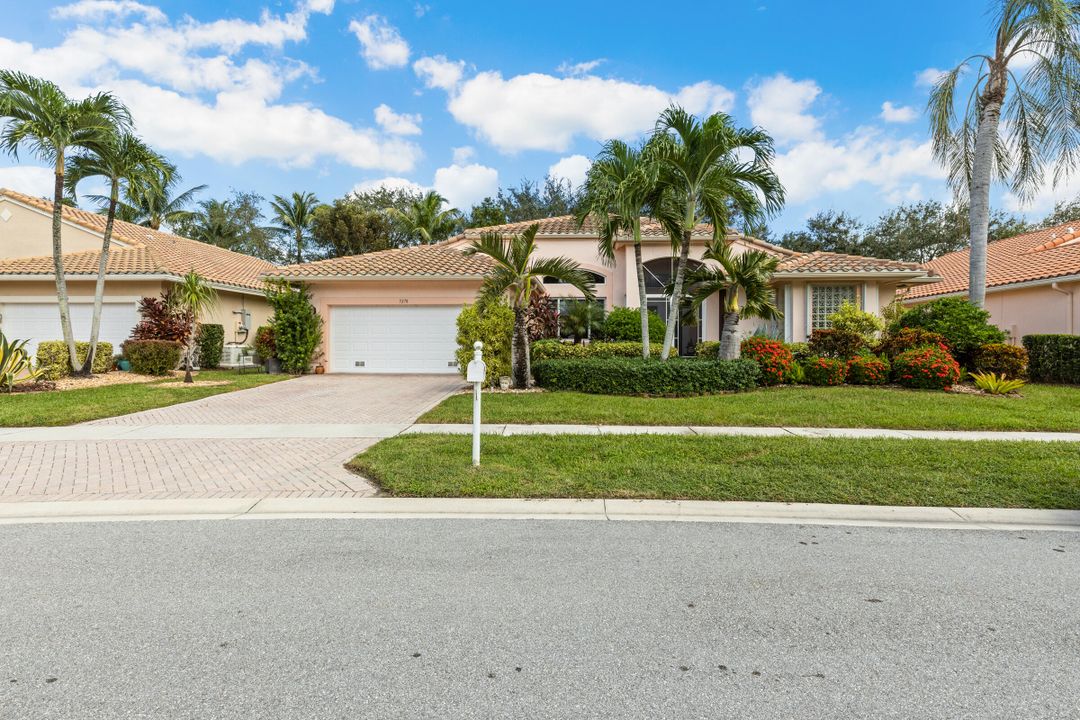 For Sale: $675,000 (3 beds, 2 baths, 2817 Square Feet)