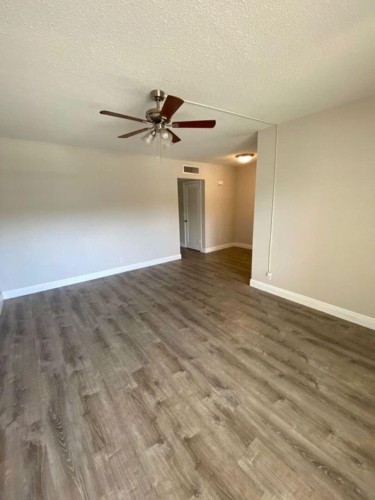 For Rent: $1,725 (1 beds, 1 baths, 750 Square Feet)