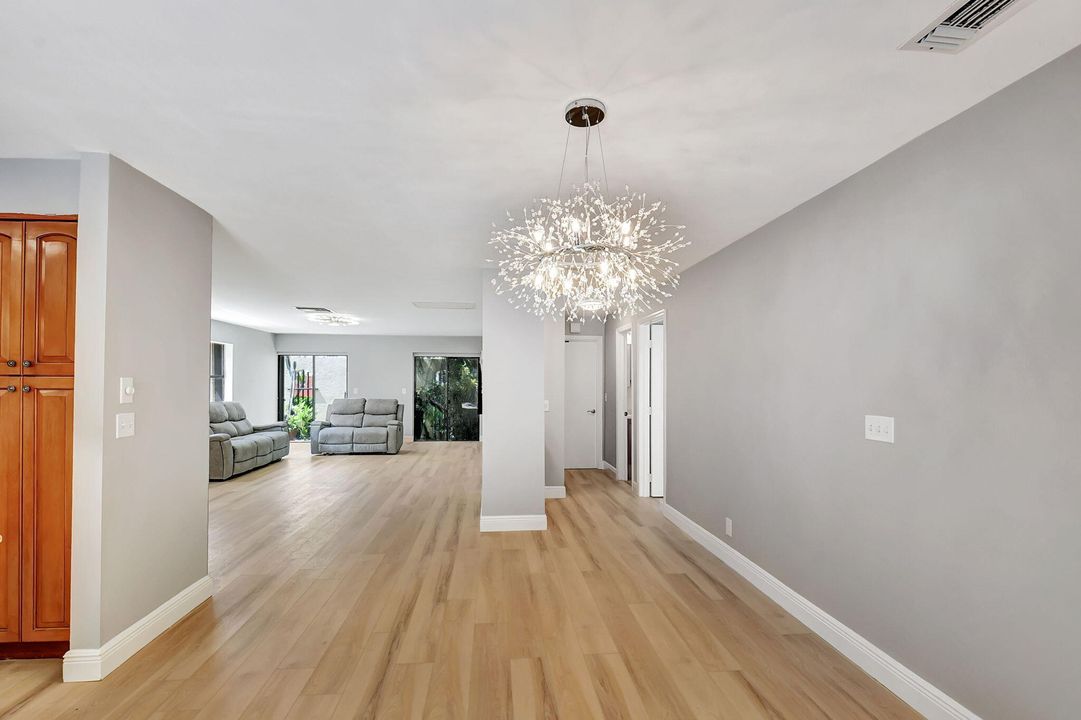 For Sale: $1,095,000 (2 beds, 2 baths, 1500 Square Feet)