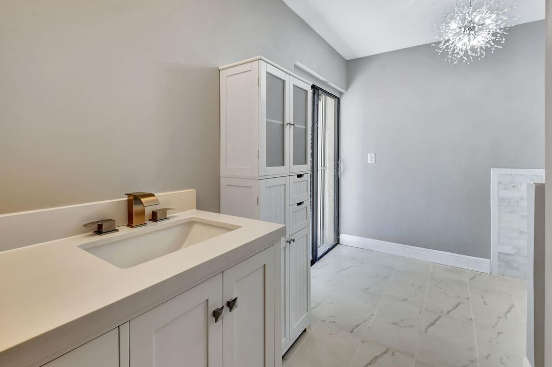 For Sale: $1,095,000 (2 beds, 2 baths, 1500 Square Feet)