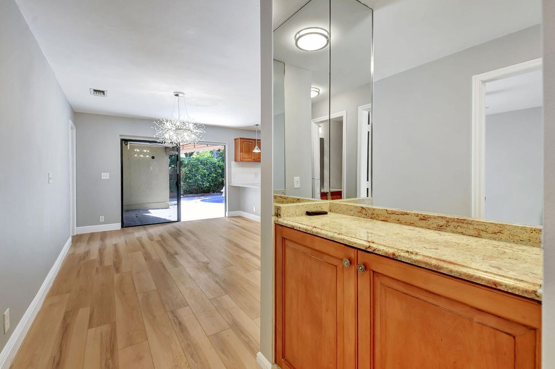 For Sale: $1,095,000 (2 beds, 2 baths, 1500 Square Feet)