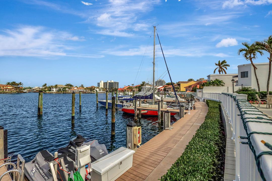 For Sale: $1,095,000 (2 beds, 2 baths, 1500 Square Feet)