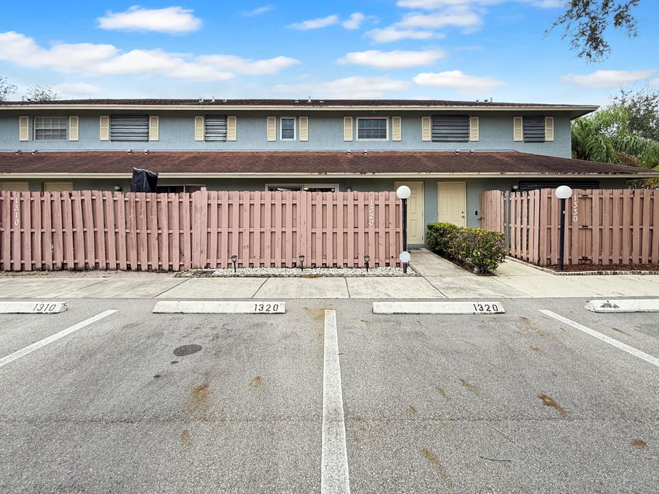 For Sale: $399,000 (3 beds, 2 baths, 1365 Square Feet)