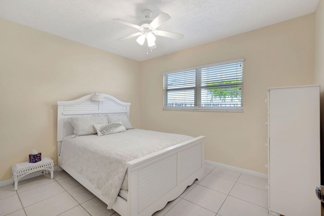 For Sale: $179,500 (2 beds, 2 baths, 962 Square Feet)