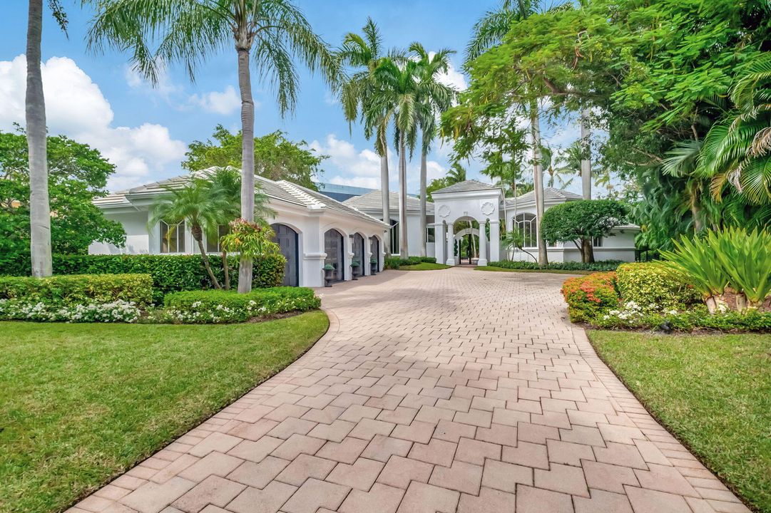 For Sale: $4,500,000 (5 beds, 4 baths, 4087 Square Feet)