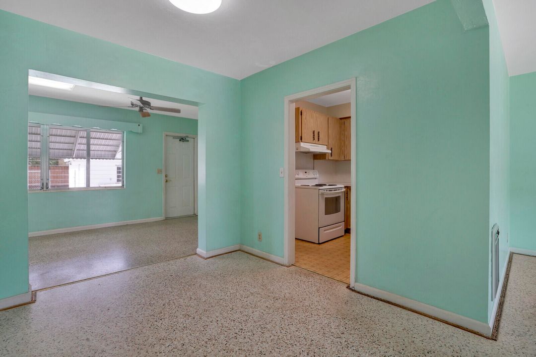 For Sale: $685,000 (2 beds, 1 baths, 1192 Square Feet)