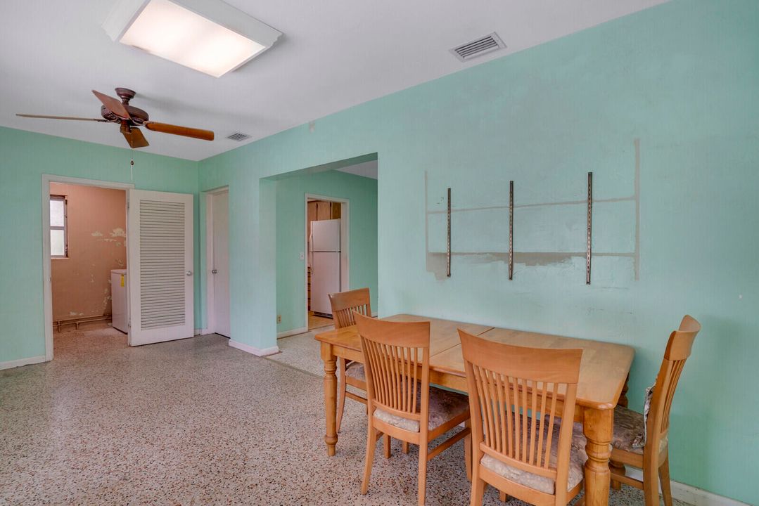 For Sale: $685,000 (2 beds, 1 baths, 1192 Square Feet)