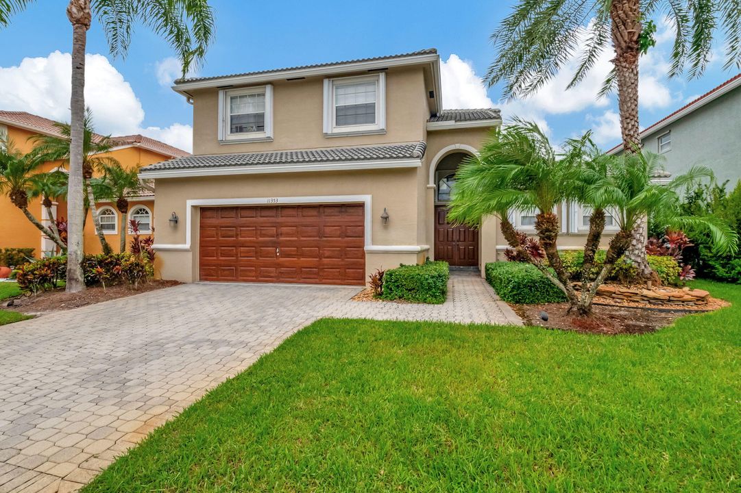 Active With Contract: $5,900 (4 beds, 3 baths, 3035 Square Feet)