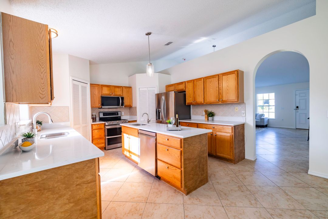 For Sale: $369,990 (4 beds, 2 baths, 2148 Square Feet)