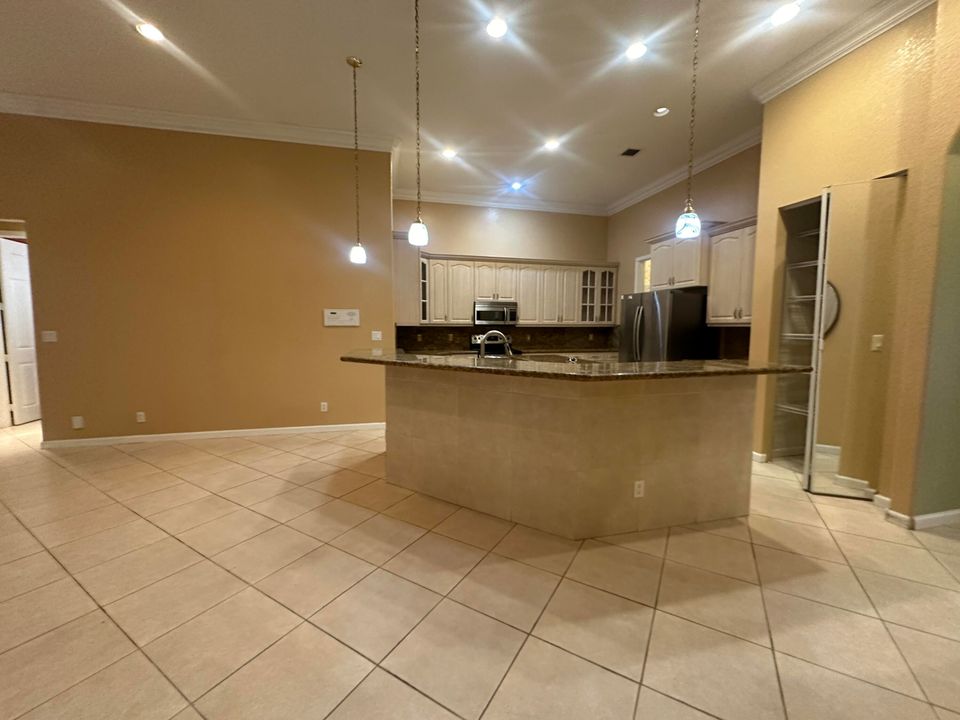 For Rent: $6,000 (5 beds, 3 baths, 2726 Square Feet)