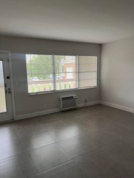 For Rent: $1,600 (1 beds, 1 baths, 601 Square Feet)