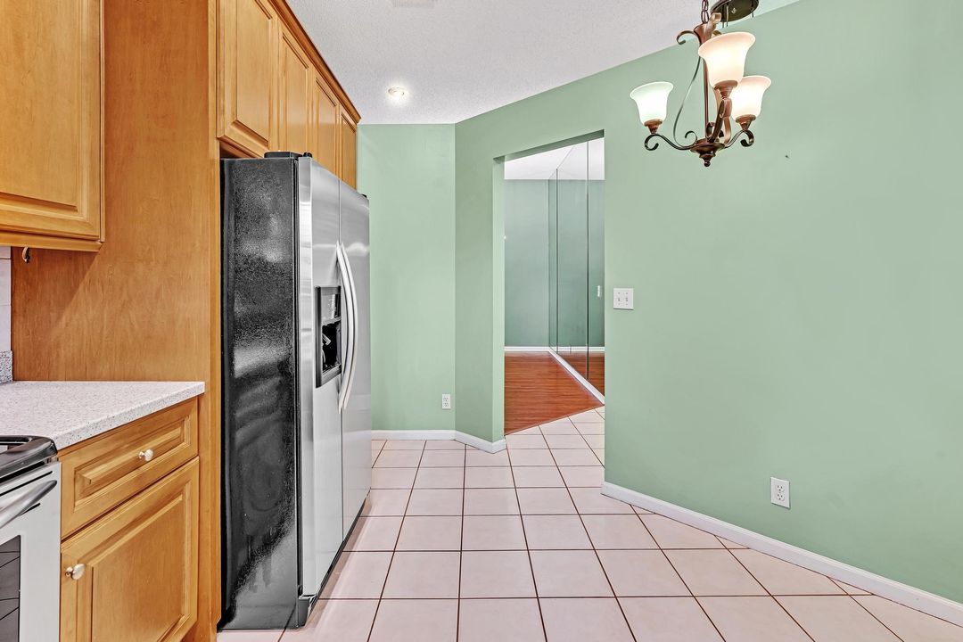 For Sale: $389,900 (3 beds, 2 baths, 1592 Square Feet)