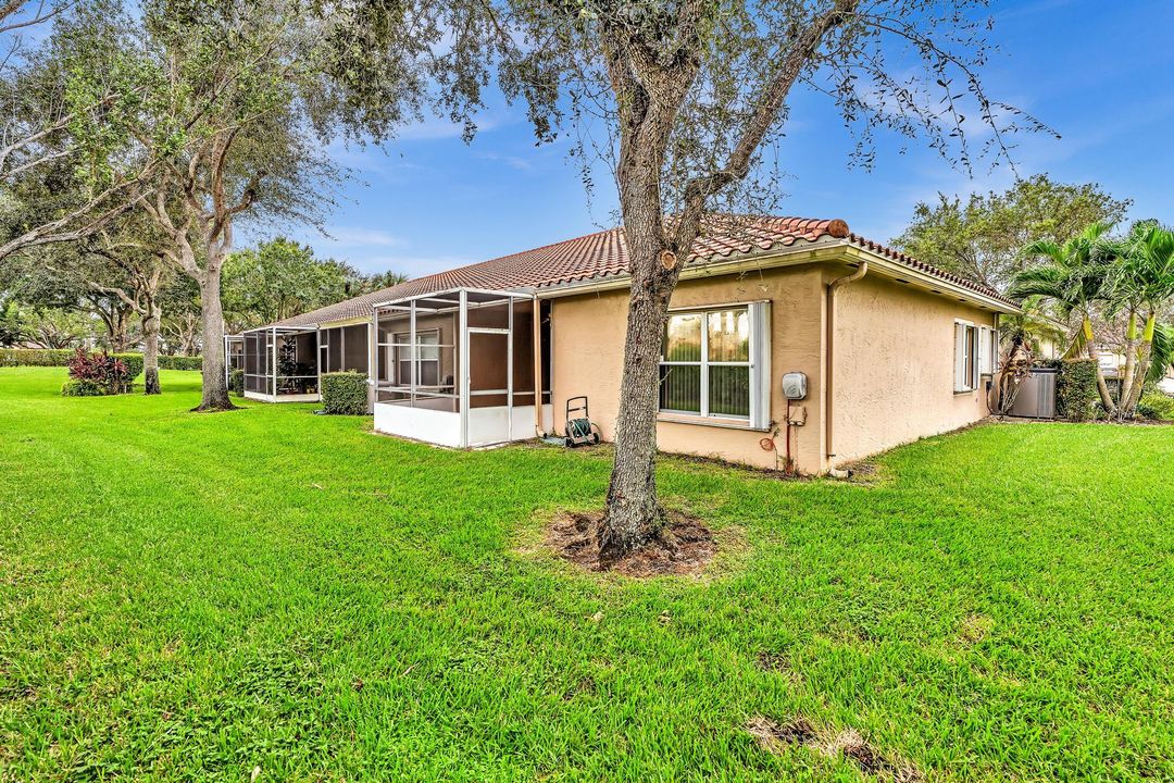 For Sale: $389,900 (3 beds, 2 baths, 1592 Square Feet)