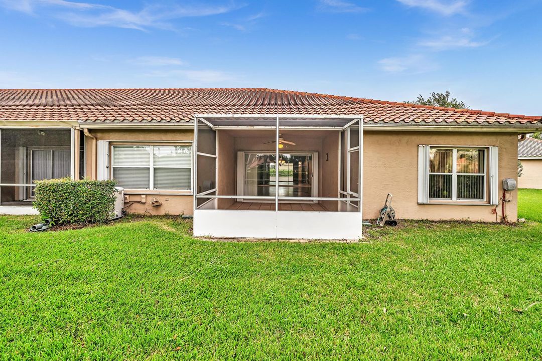 For Sale: $389,900 (3 beds, 2 baths, 1592 Square Feet)