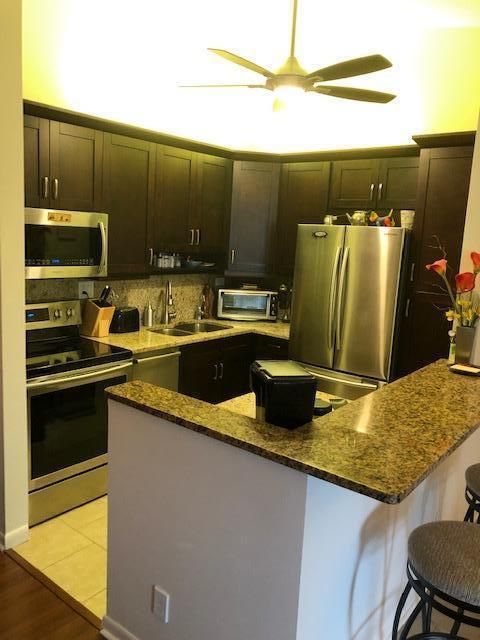 For Sale: $150,000 (1 beds, 1 baths, 976 Square Feet)