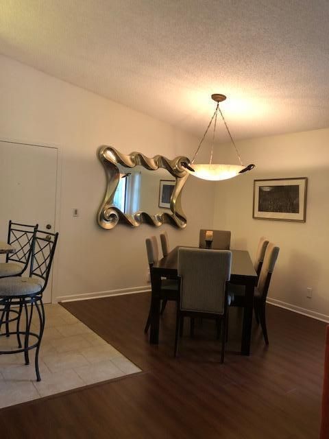 For Sale: $150,000 (1 beds, 1 baths, 976 Square Feet)