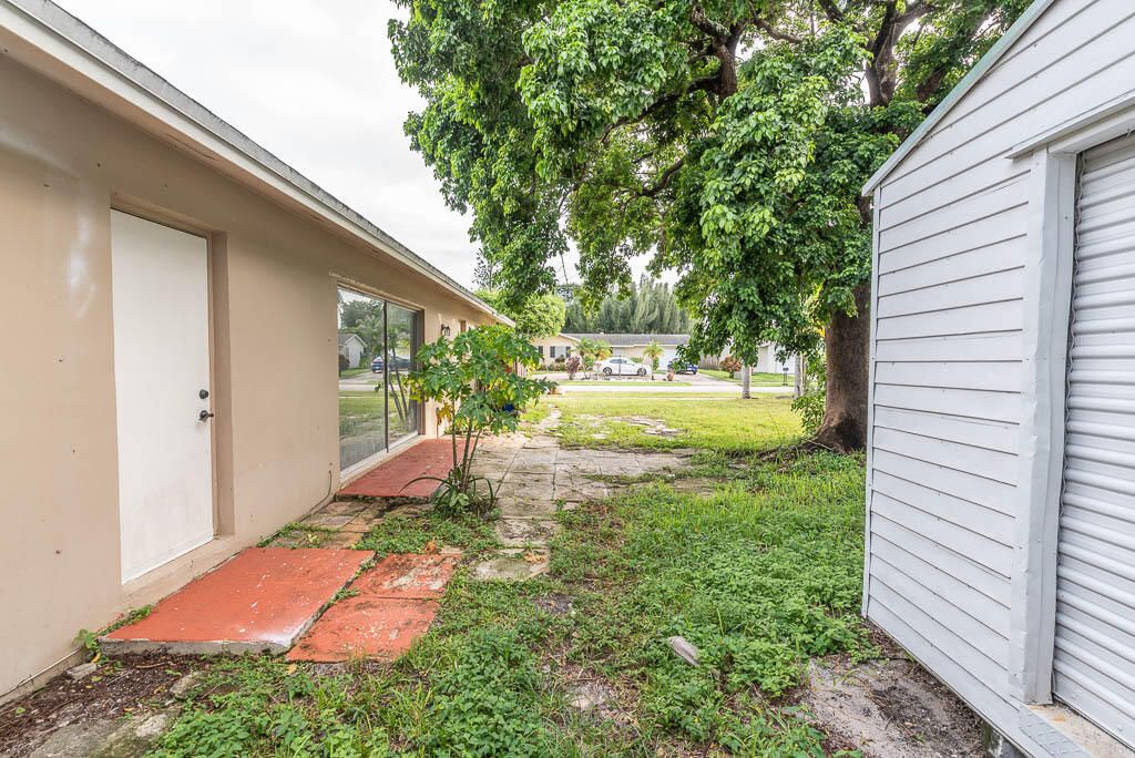 For Sale: $450,000 (2 beds, 2 baths, 1072 Square Feet)