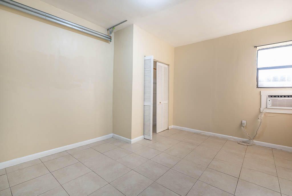 For Sale: $450,000 (2 beds, 2 baths, 1072 Square Feet)