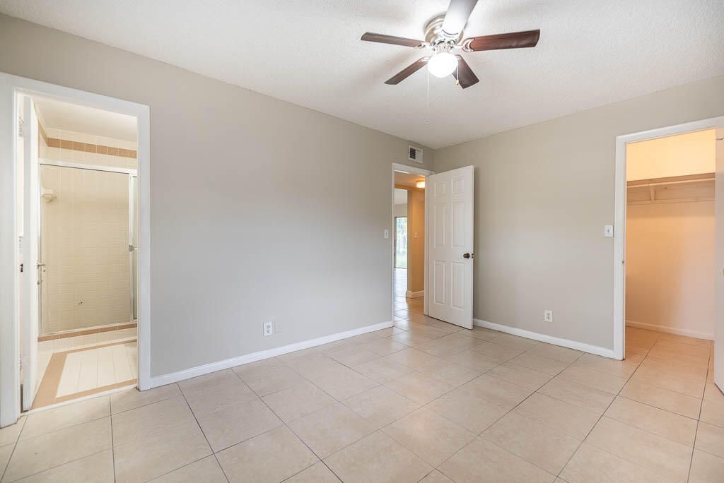 For Sale: $450,000 (2 beds, 2 baths, 1072 Square Feet)